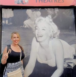 Meet your Posher, Loni